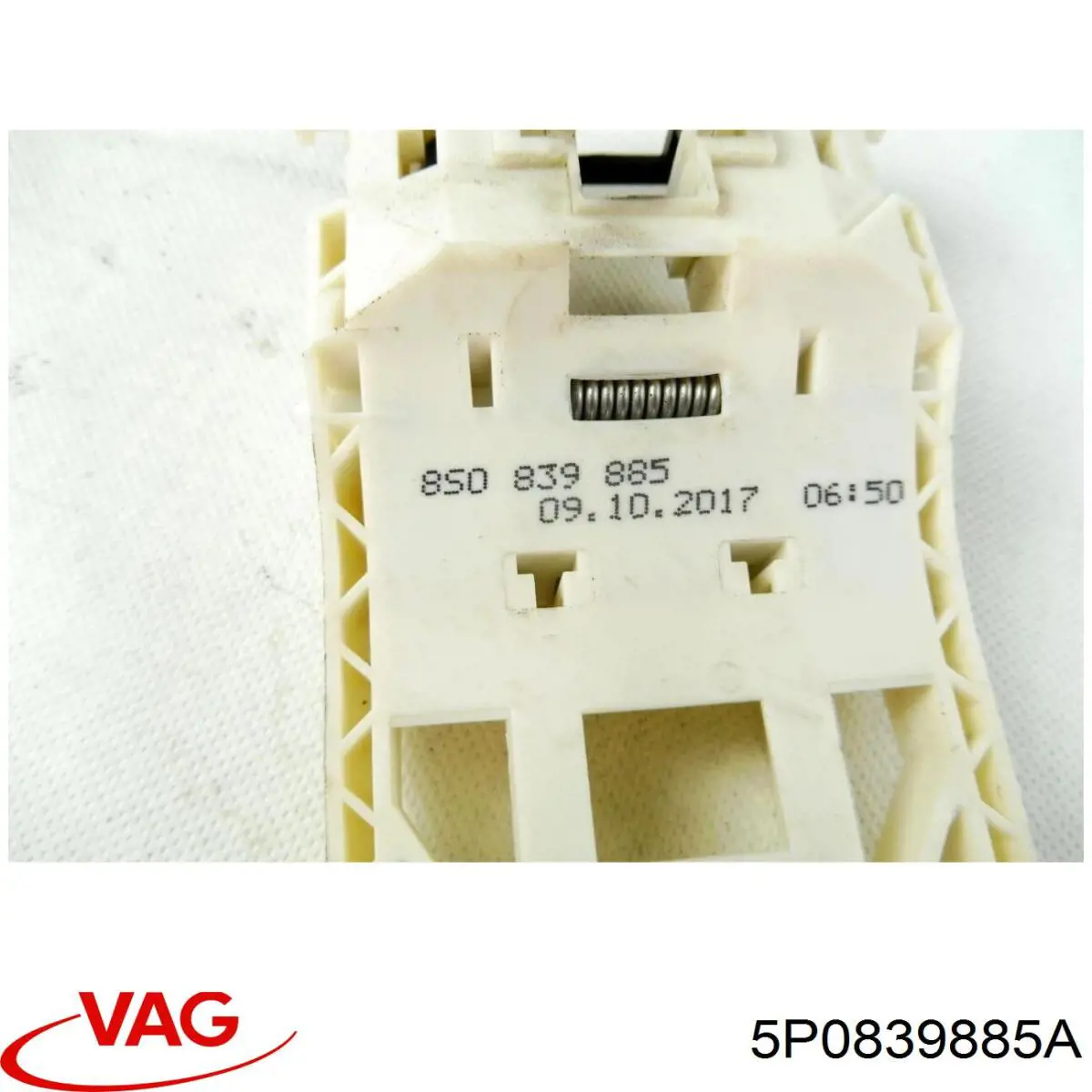 Купить 5P0839885A VAG Держатель наружной ручки двери задней левой