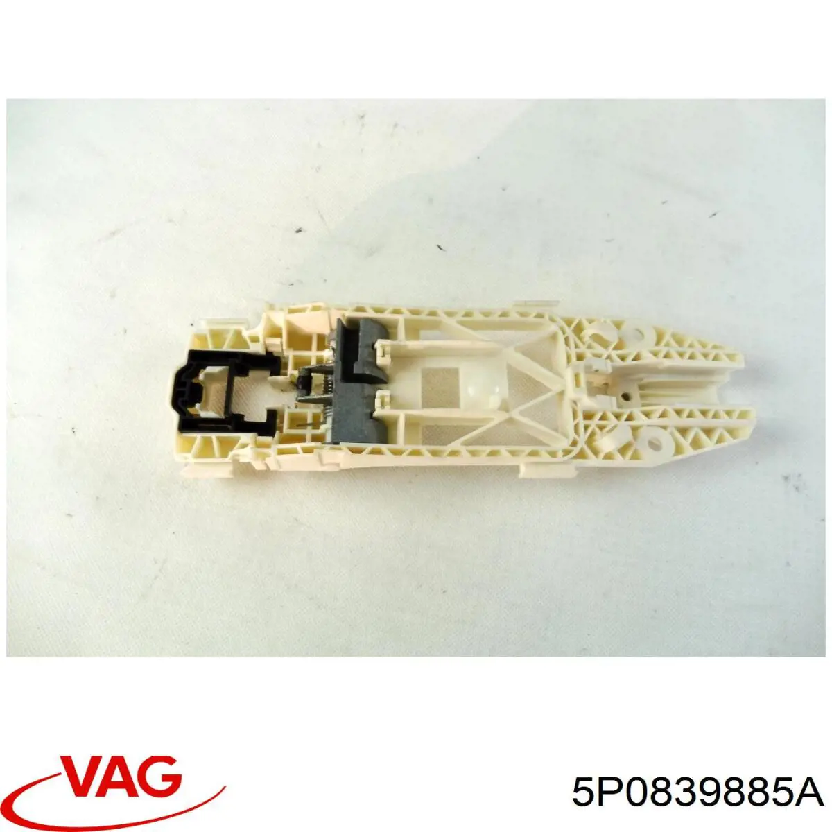 Держатель наружной ручки двери задней левой VAG 5P0839885A цена, от 12.06 USD