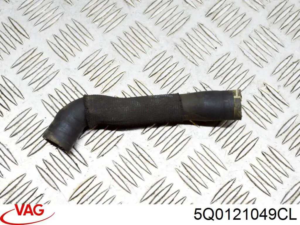 5Q0121049CL VAG Патрубок радиатора охлаждения нижний