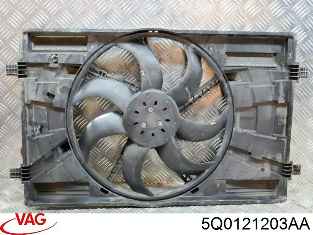 5Q0121203AA VAG диффузор радиатора охлаждения, в сборе с мотором и крыльчаткой