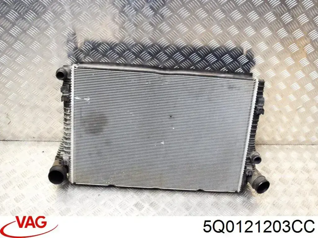 5Q0121203CC VAG диффузор радиатора охлаждения, в сборе с мотором и крыльчаткой