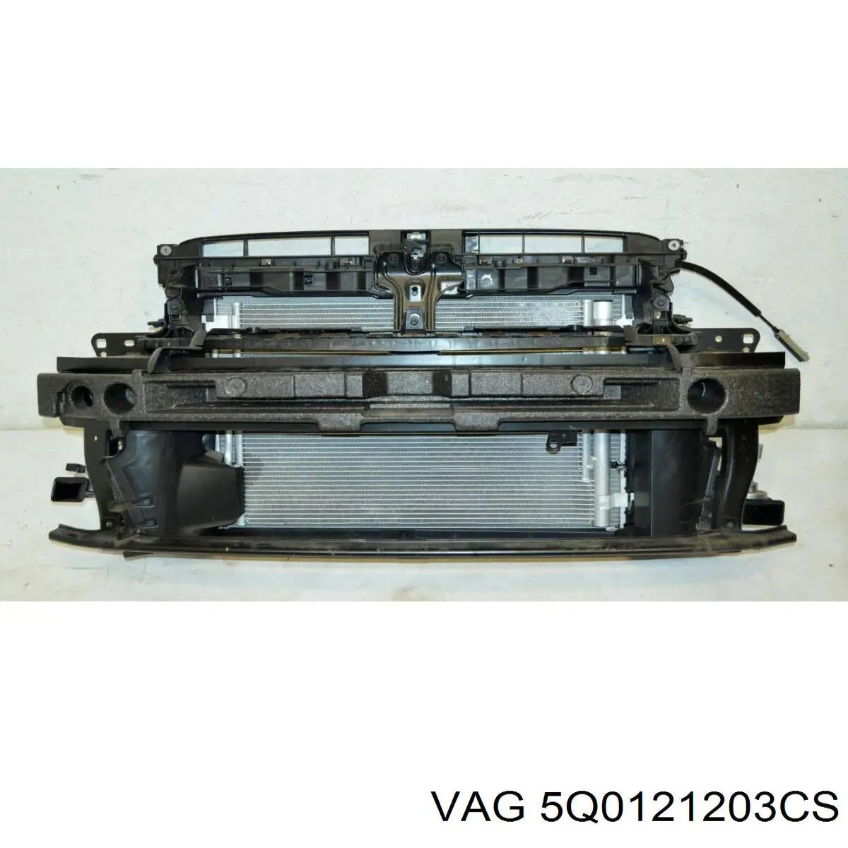 Купить 5Q0121203CS VAG Диффузор вентилятора в сборе с мотором и крыльчаткой