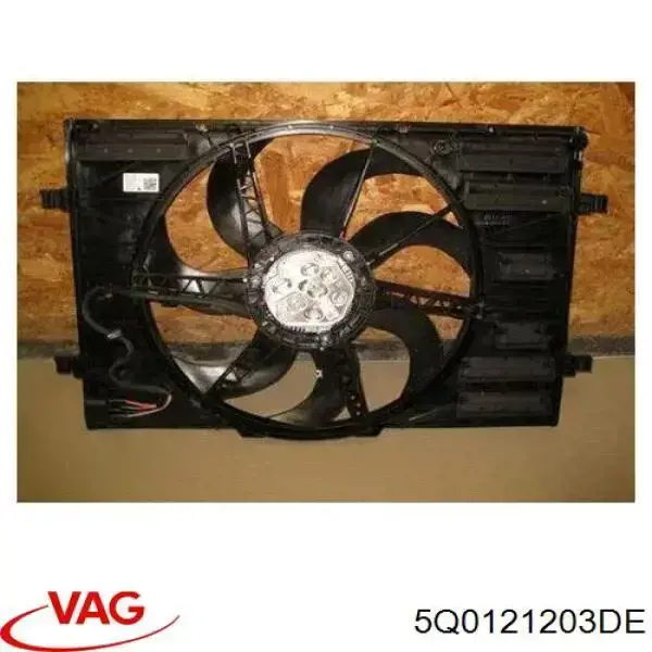 Диффузор радиатора охлаждения в сборе с крыльчаткой VAG 5Q0121203DE