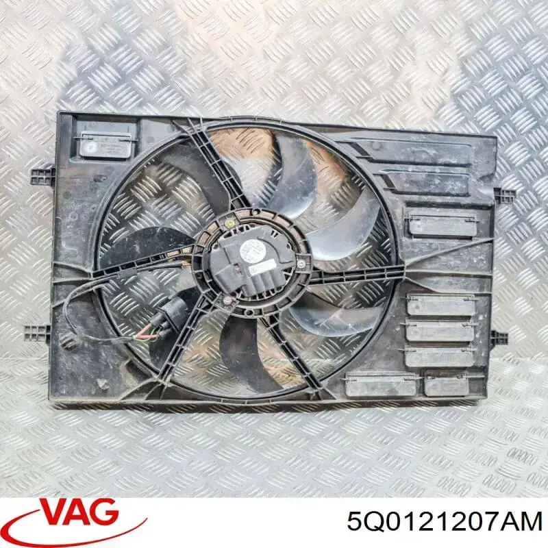 Купить 5Q0121207AM VAG Диффузор вентилятора в сборе с мотором и крыльчаткой