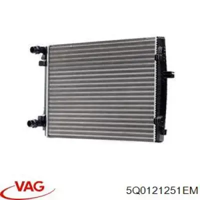 Радиатор охлаждения двигателя VAG 5Q0121251EM