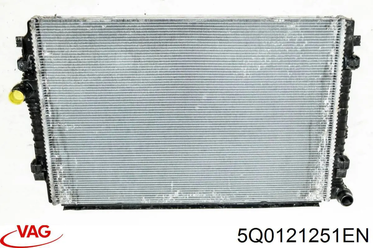 Радиатор 5Q0121251EN VAG