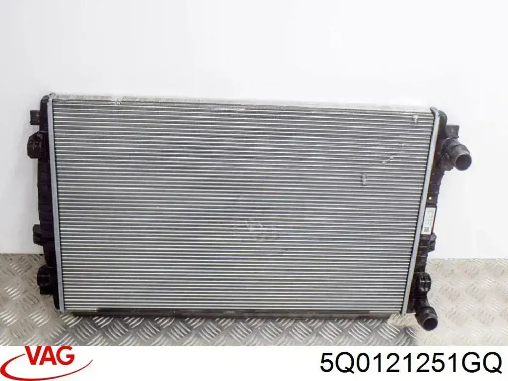 5Q0121251GQ VAG Radiador de esfriamento de motor