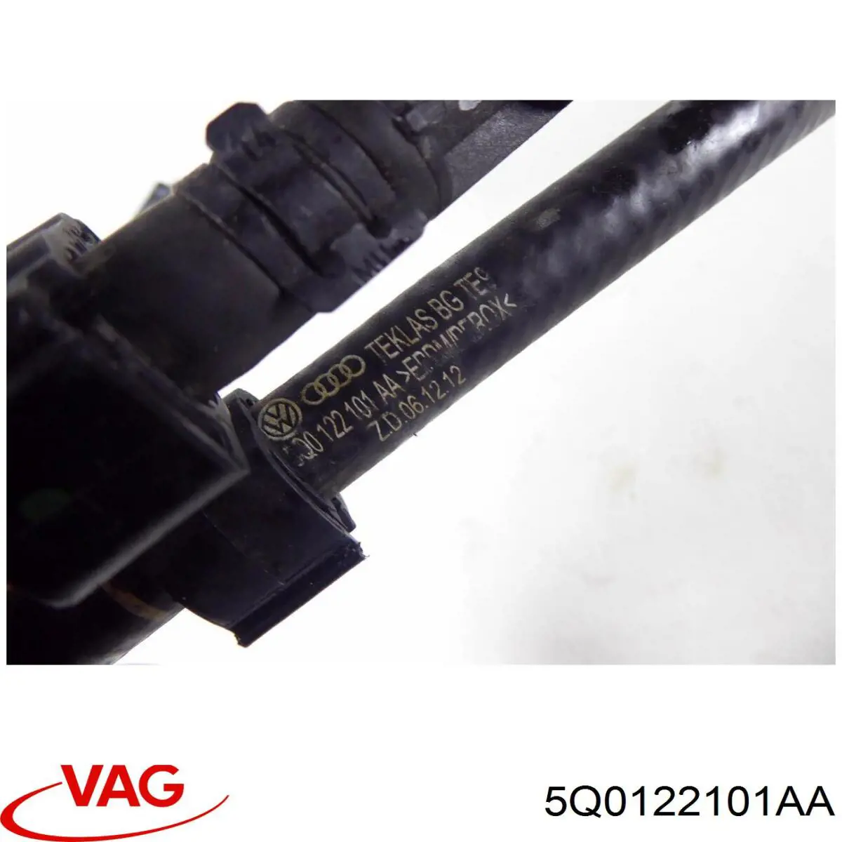 5Q0122101AA VAG шланг (патрубок радиатора охлаждения верхний)