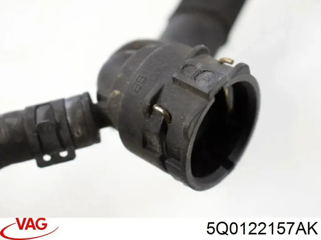 Патрубок радиатора 5Q0122157AK VAG
