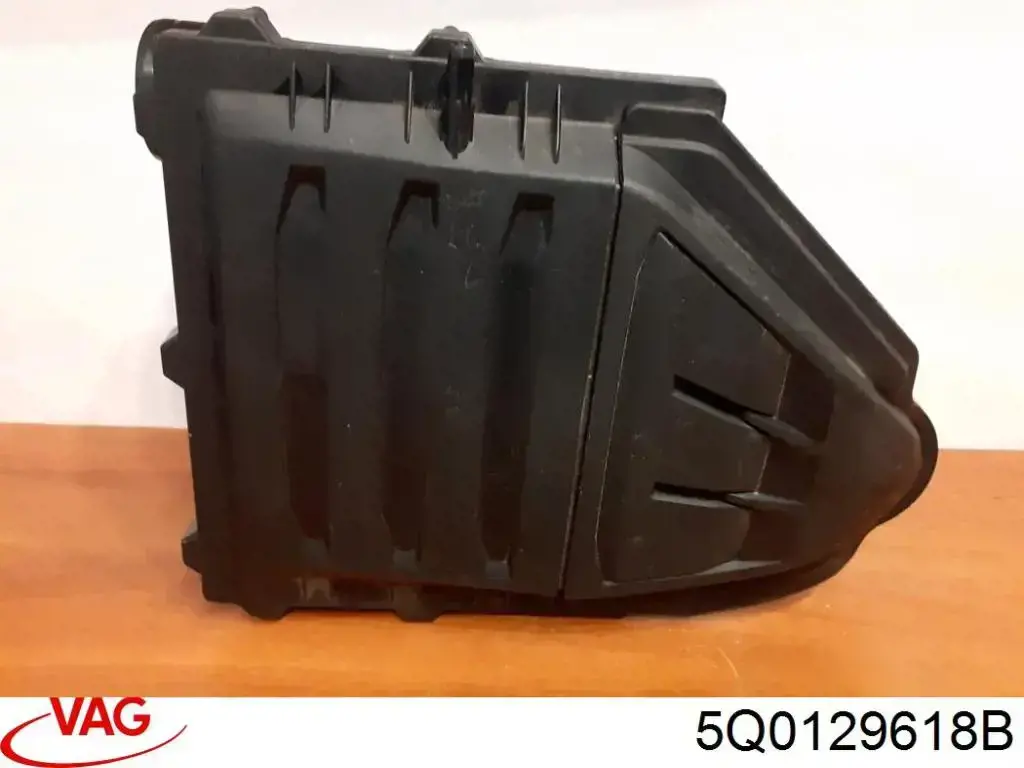 Патрубок воздушный, вход воздушного фильтра VAG 5Q0129618B цена, от 19.75 USD