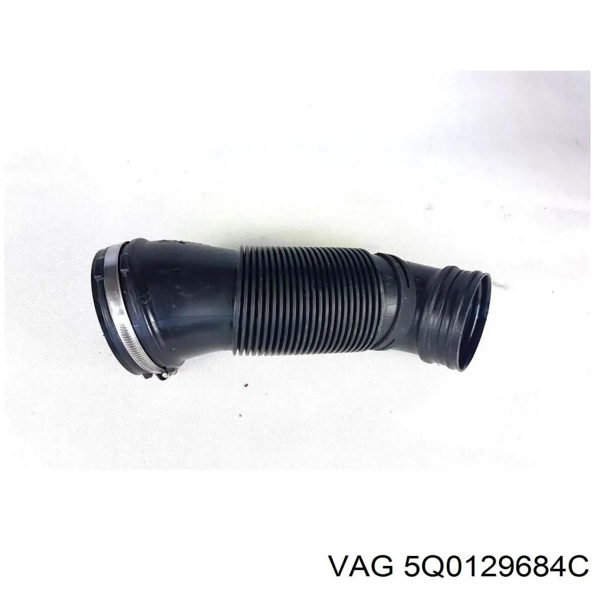 Патрубок воздушный, выход воздушного фильтра VAG 5Q0129684C цена, от 21.75 USD
