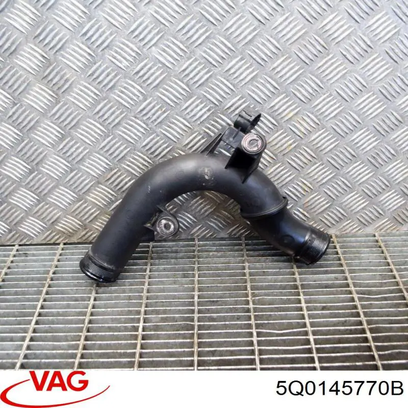 5Q0145770B VAG mangueira (cano derivado superior direita de intercooler)