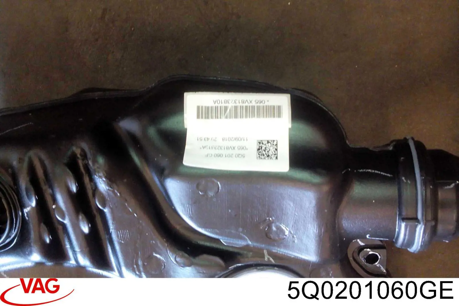 5Q0201060BA VAG Бак топливный