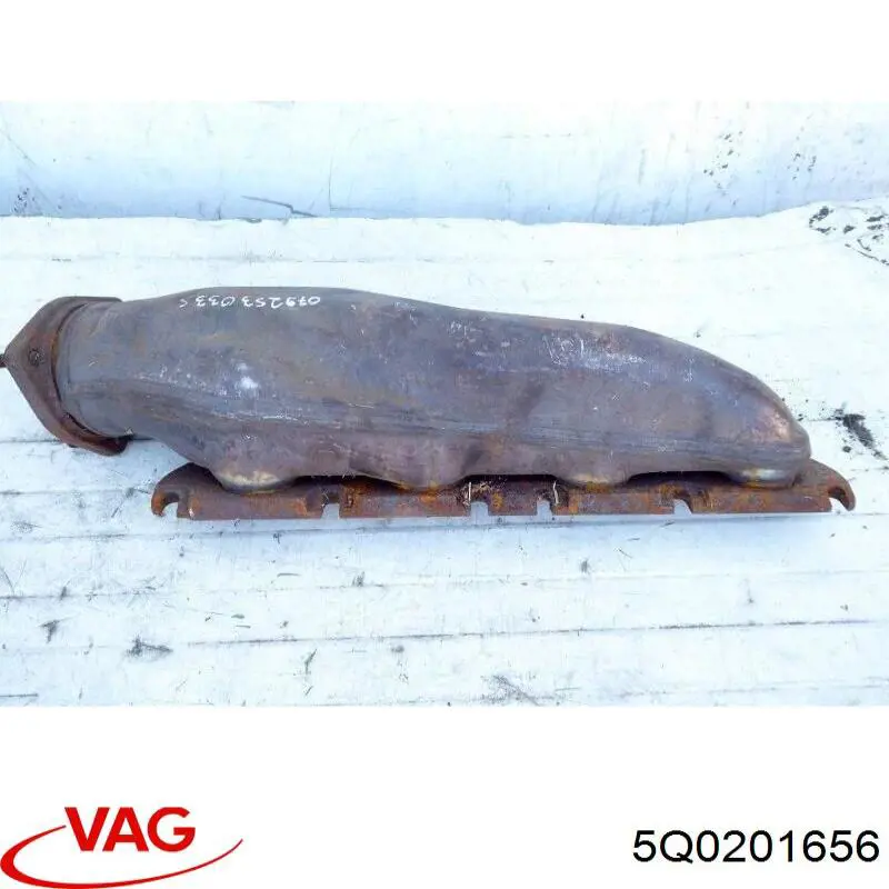 Кронштейн бака топливного VAG 5Q0201656