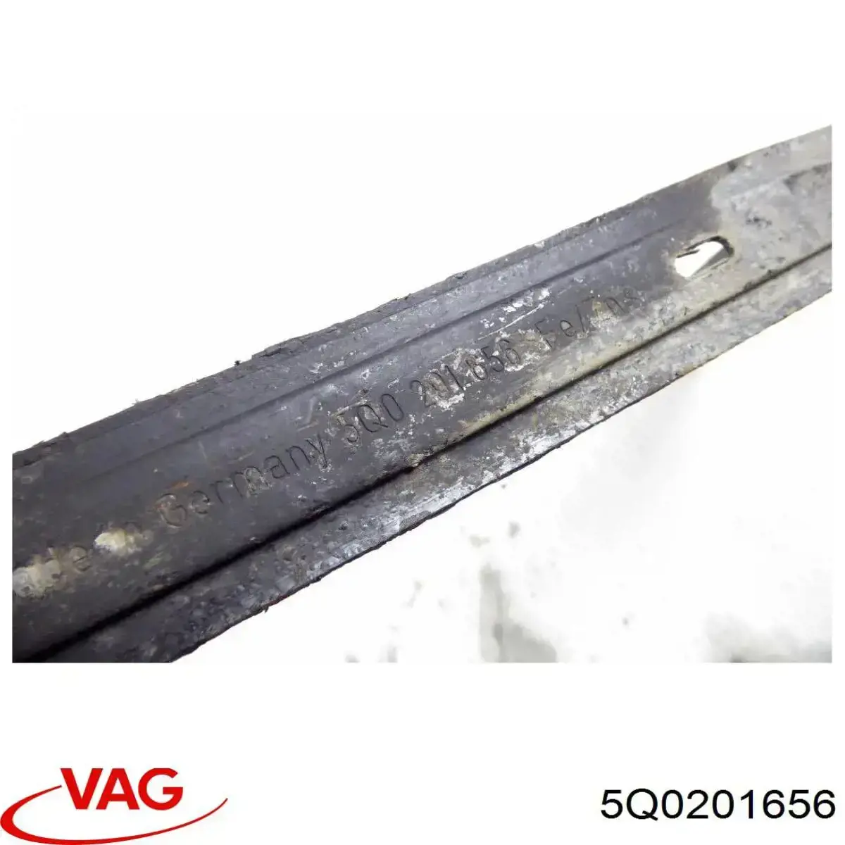 Кронштейн бака топливного 5Q0201656F VAG