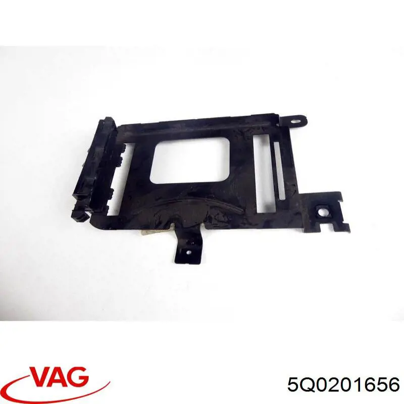 5Q0201656F VAG Кронштейн бака топливного