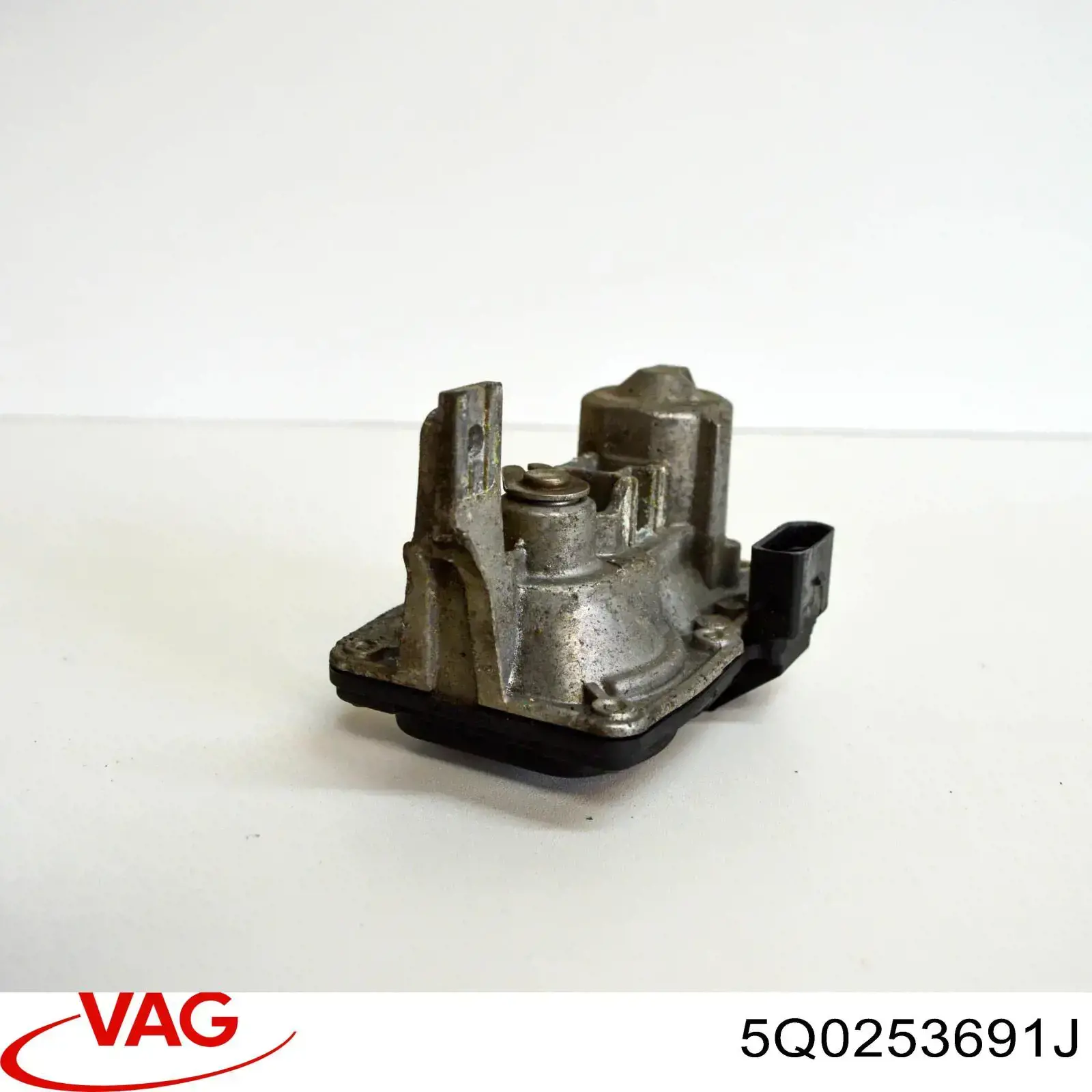 Купить 5Q0253691J VAG Актуатор привода заслонки EGR