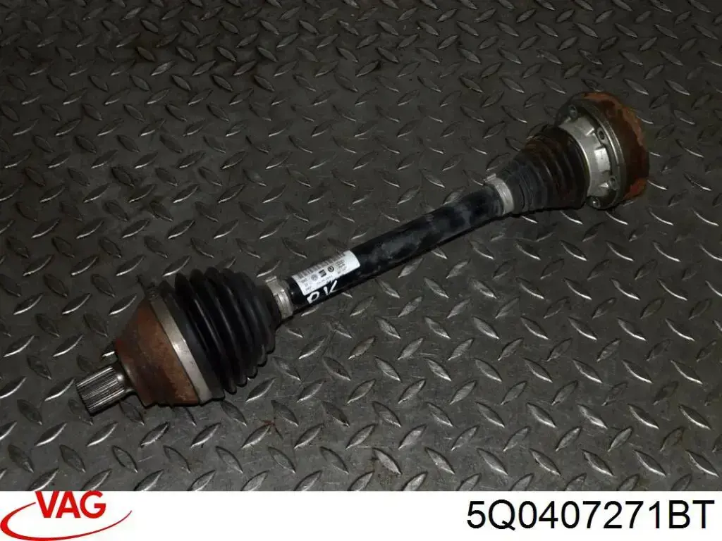 5Q0407271BT VAG Полуось передняя левая