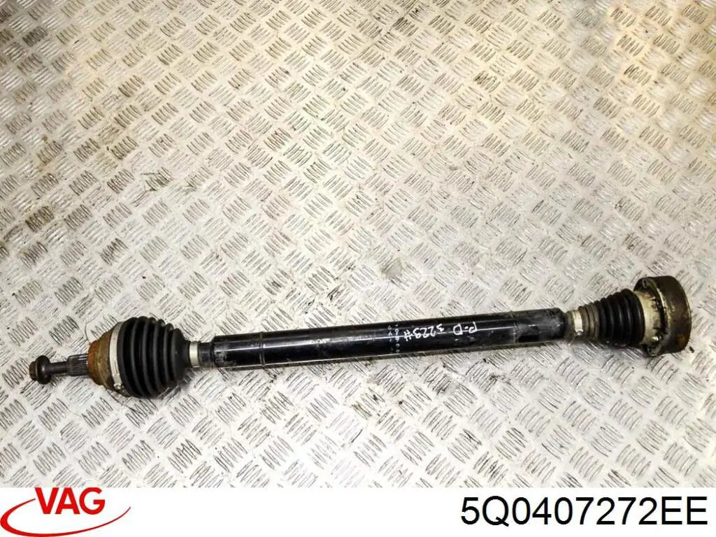 Купить 5Q0407272EE VAG Вал приводной правый