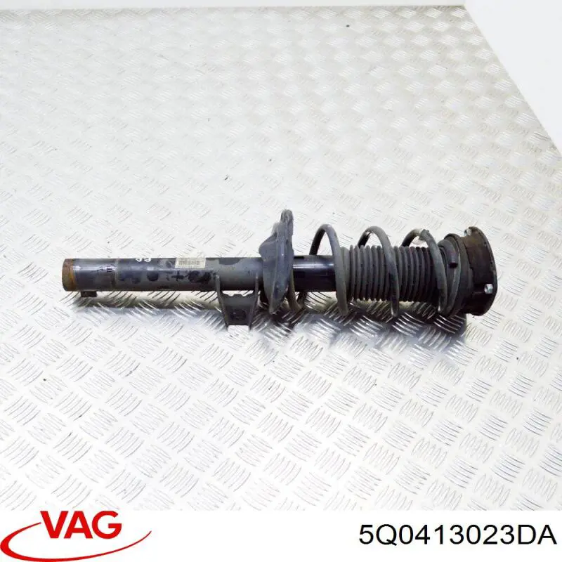 Амортизатор передний 5Q0413023DA VAG
