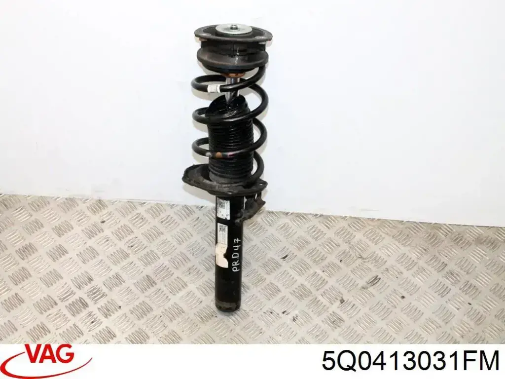 Купить 5Q0413031FM VAG Амортизатор передней подвески