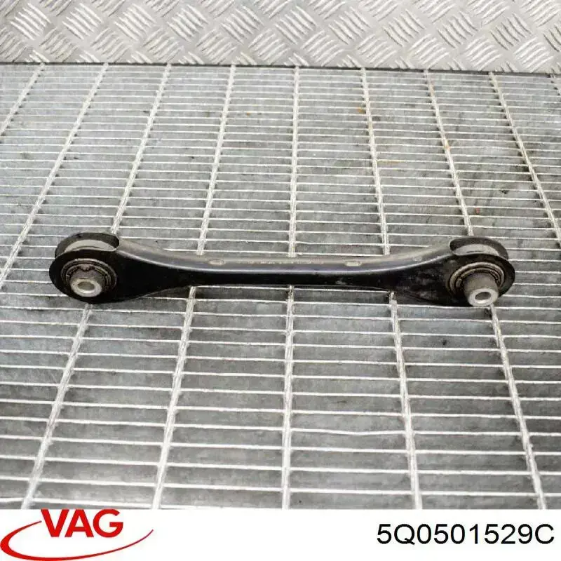 Купить 5Q0501529C VAG Поперечный рычаг задней подвески