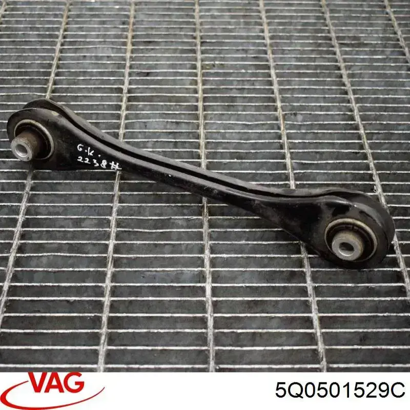 Поперечный рычаг задней подвески 5Q0501529C VAG