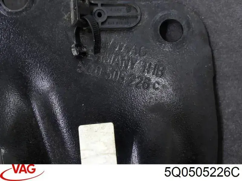 Купить 5Q0505226C VAG Рычаг (тяга) задней подвески продольный нижний правый