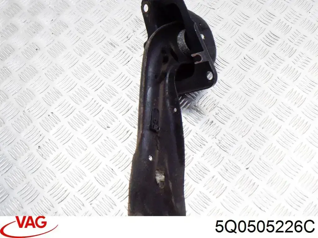 Рычаг/тяга задней подвески продольный нижний, правый VAG 5Q0505226C