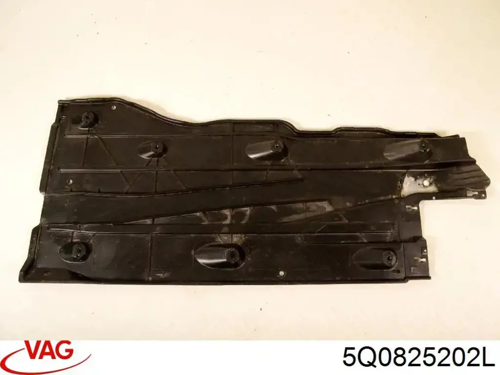 Защита днища правая VAG 5Q0825202E цена, от 32.41 USD