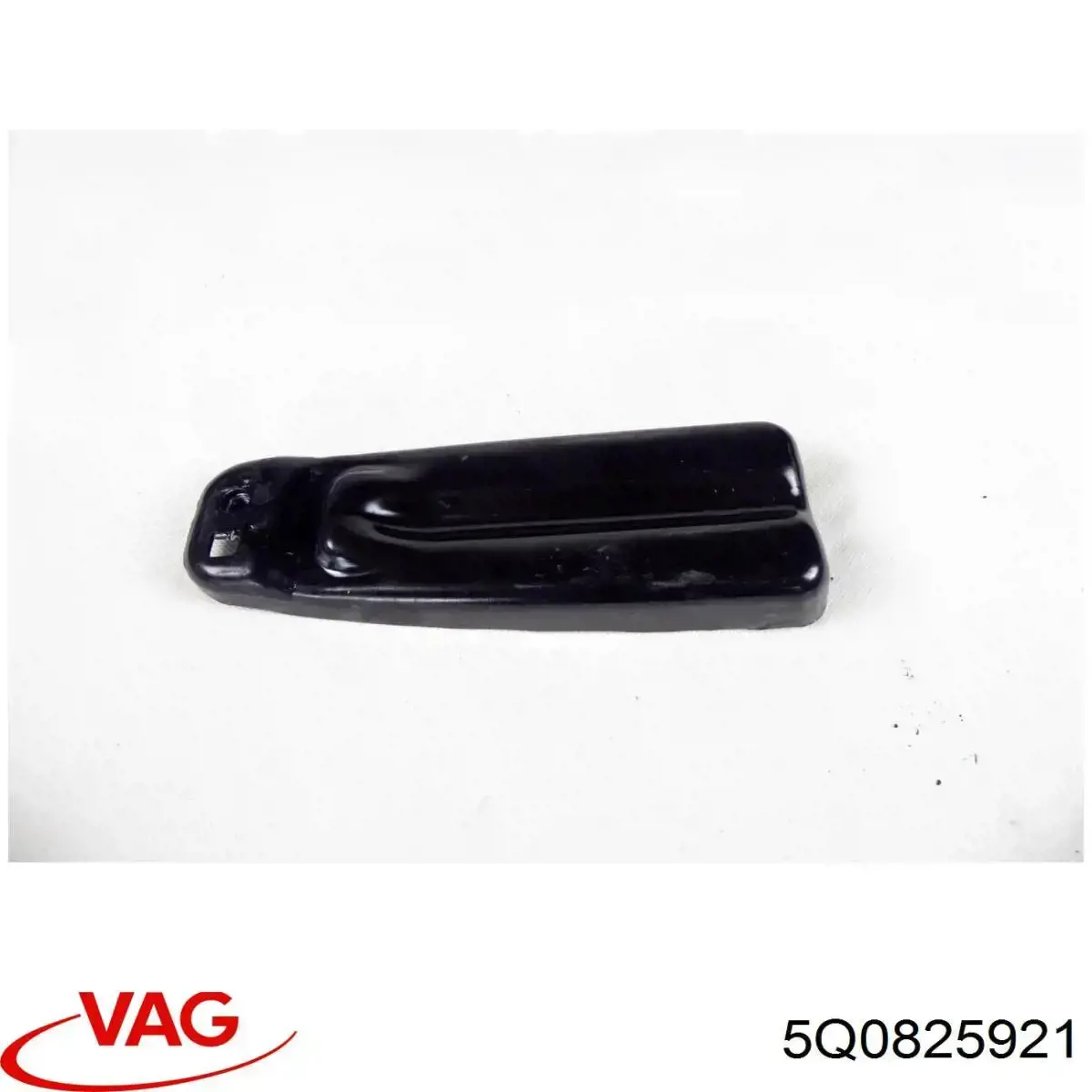 Кронштейн крепления защиты двигателя VAG 5Q0825921