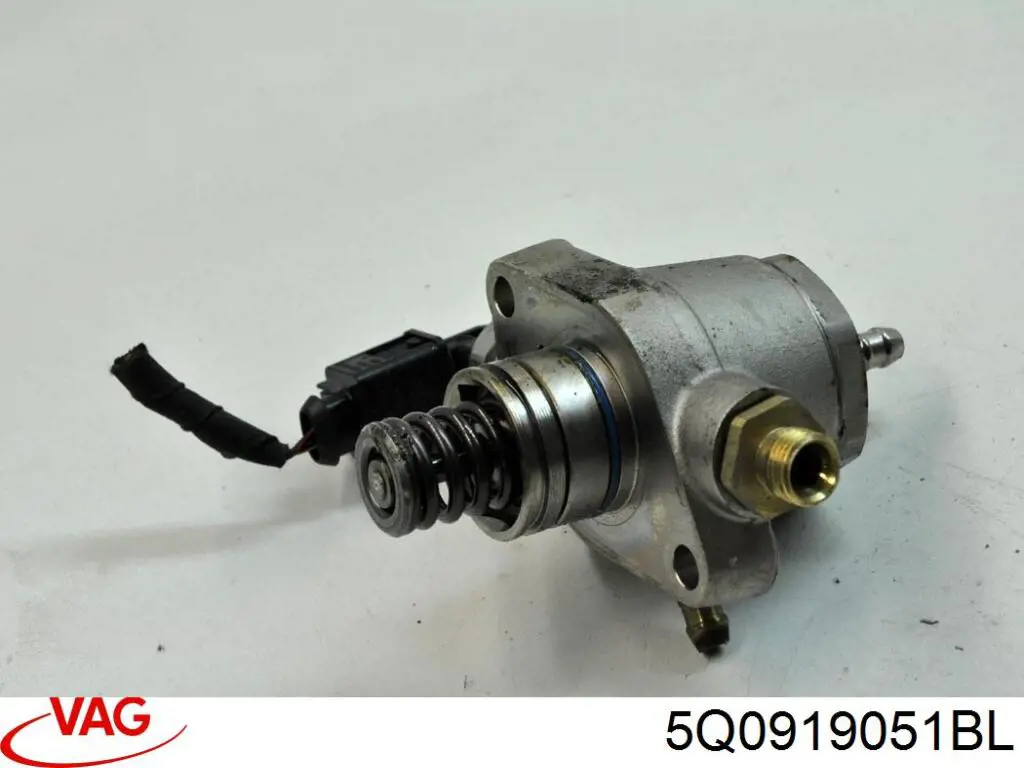 Купить 5Q0919051BL VAG Датчик уровня топлива в баке правый