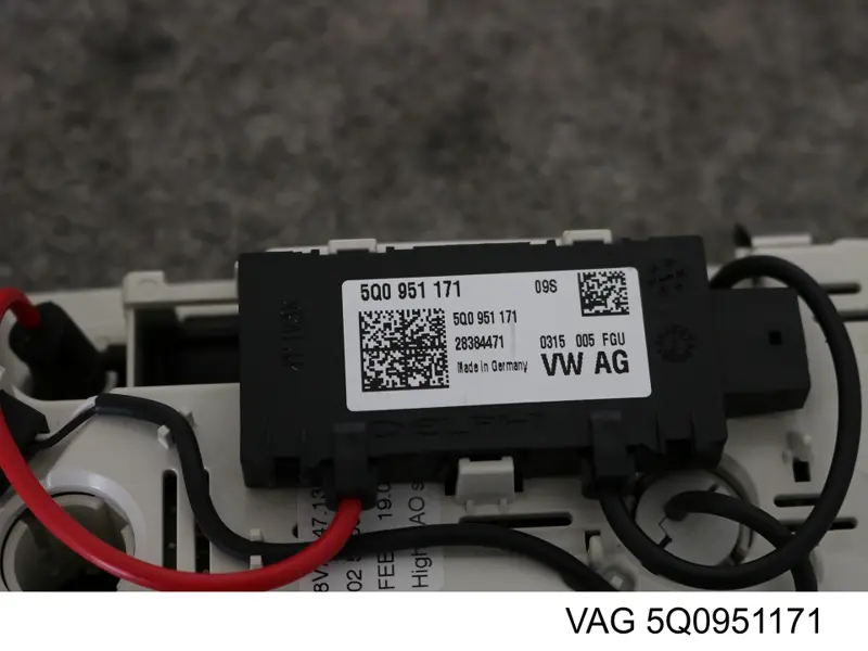 5Q0951171 VAG Датчик движения в салоне