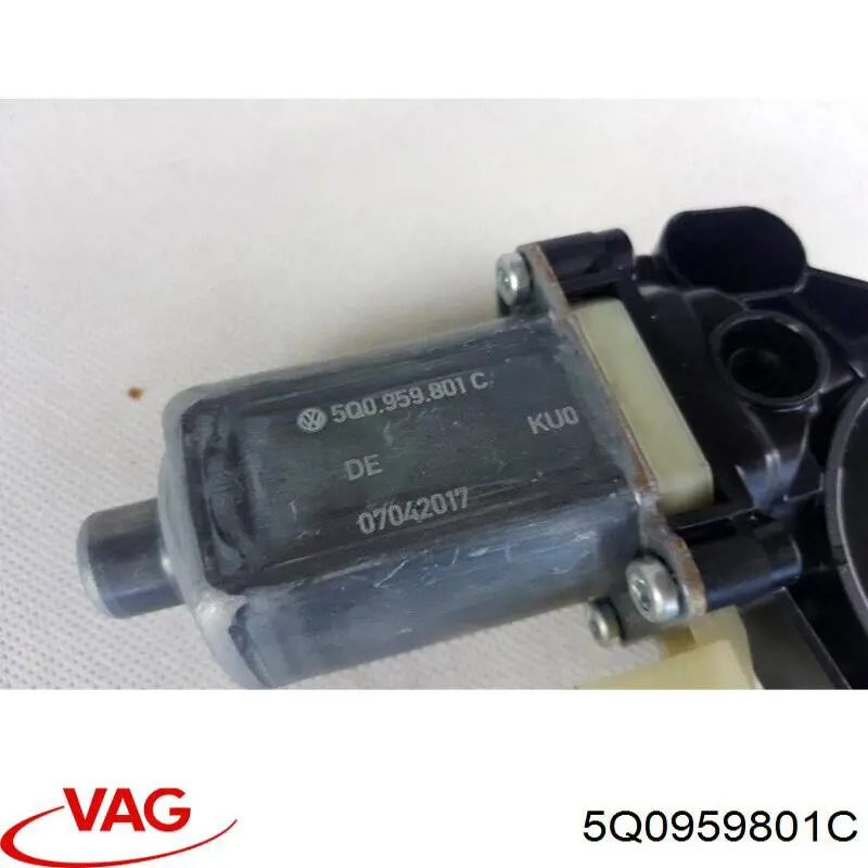 Двигун склопідіймача двері передньої, правої 5Q0959801C VAG/Skoda