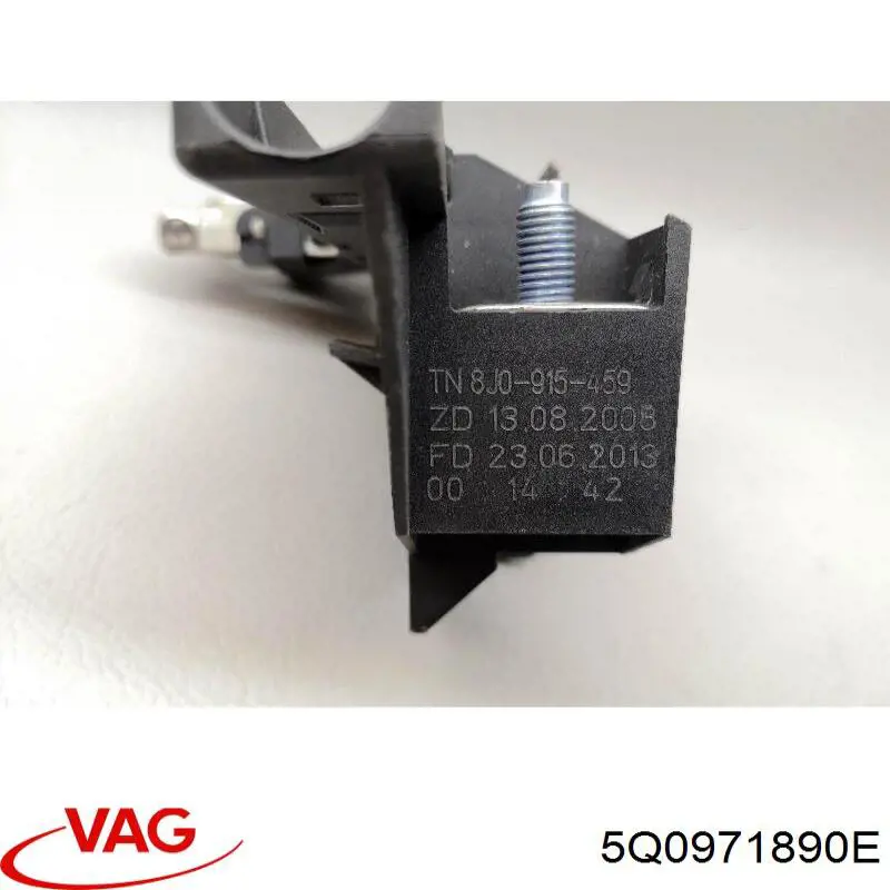 Купить 5Q0971890D VAG 