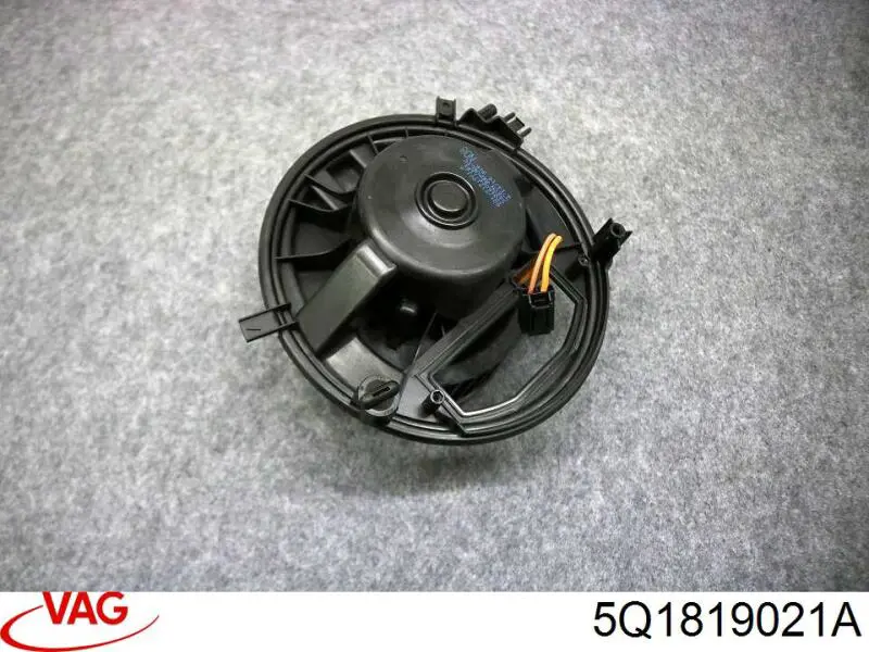 Мотор вентилятора печки (отопителя салона) VAG 5Q1819021A цена, от 51.92 USD