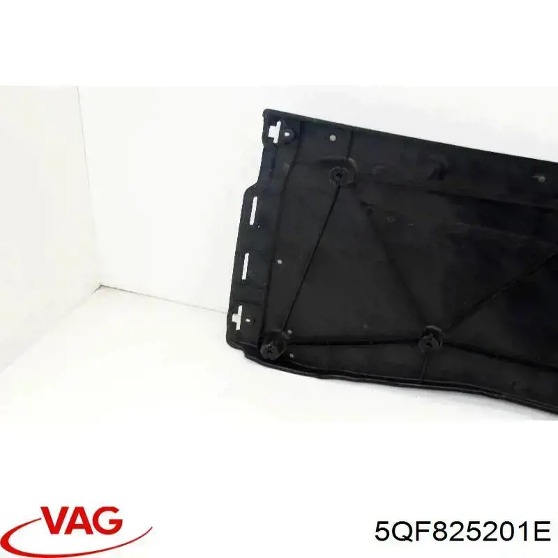 Защита днища левая VAG 5QF825201E цена, от 65.12 USD