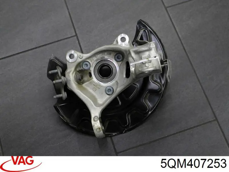 Купить 5QM407253 VAG Цапфа поворотная левая