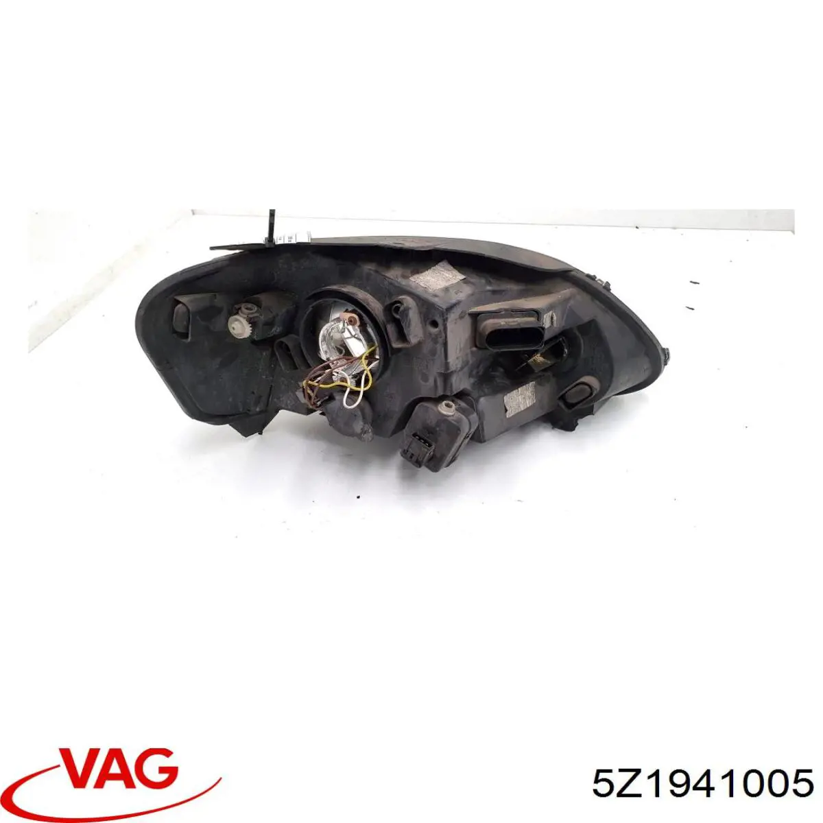 Левая фара 5Z1941005 VAG