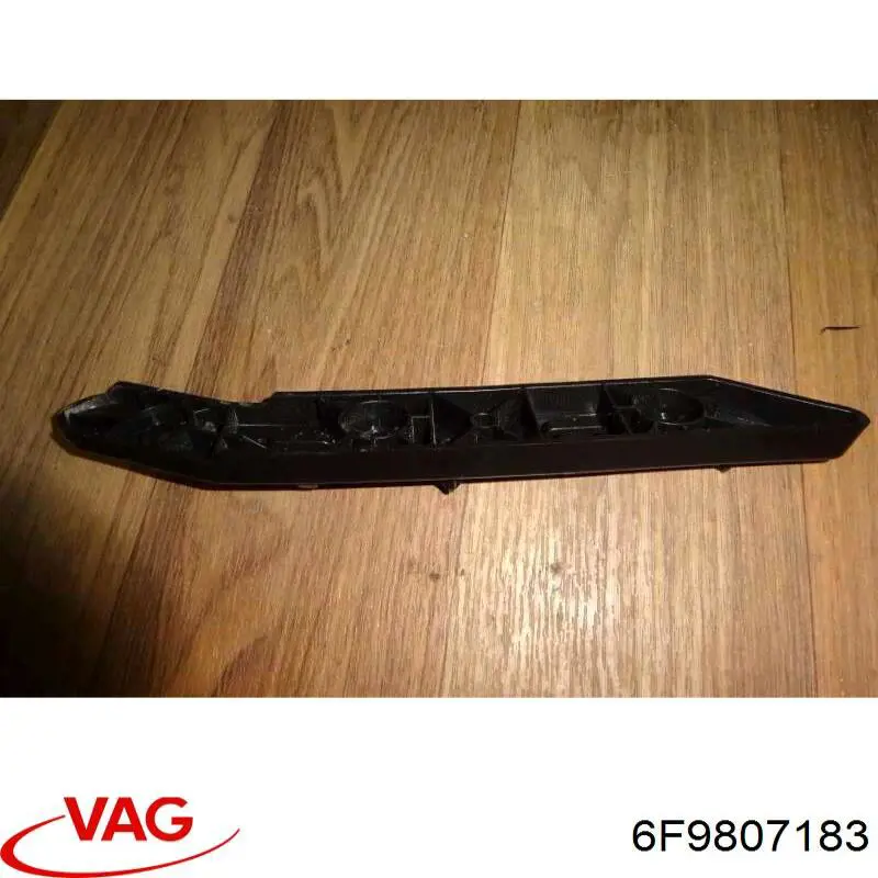 6F9807183 VAG Левое крепление переднего бампера
