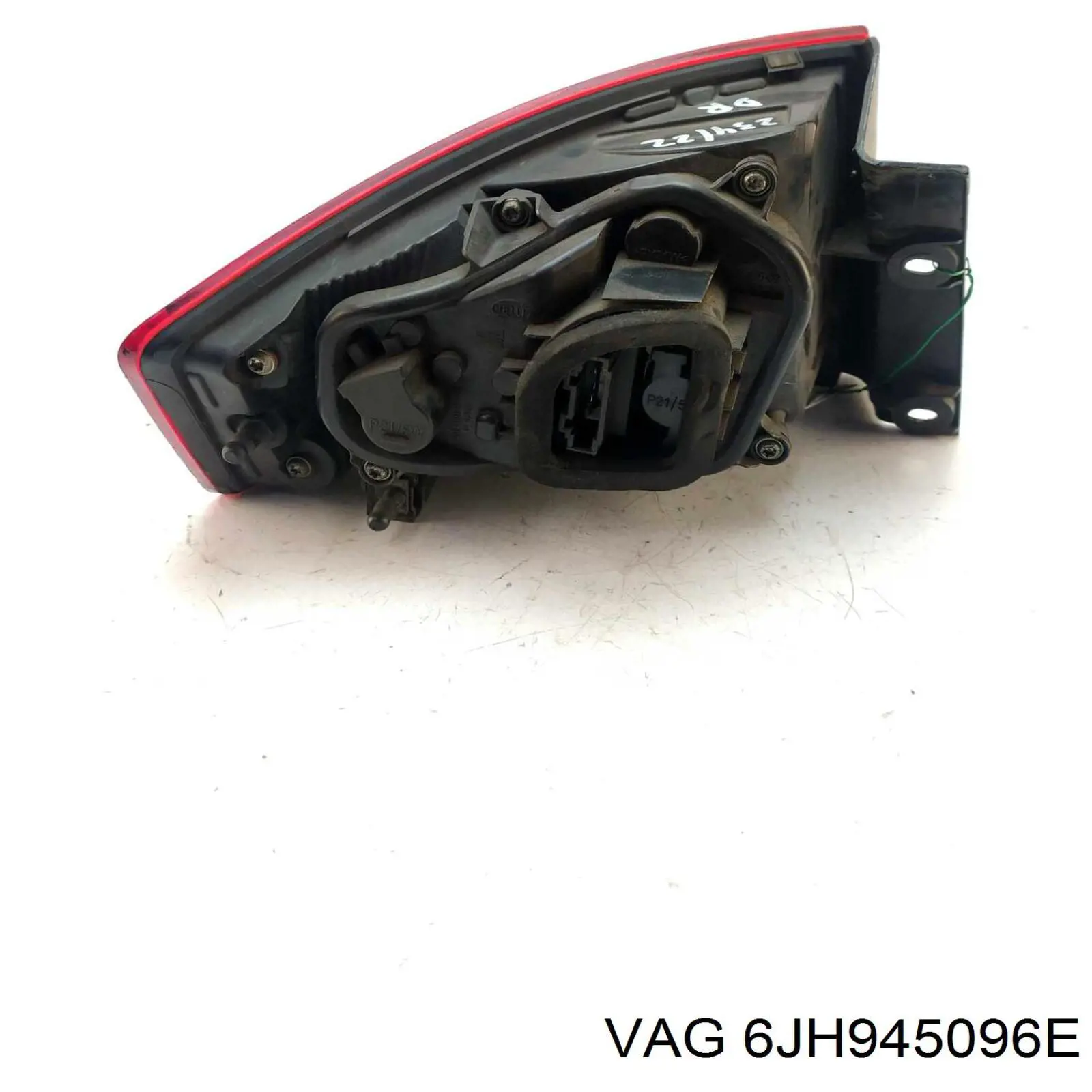 Купить 6JH945096E VAG Фонарь задний правый, внешний