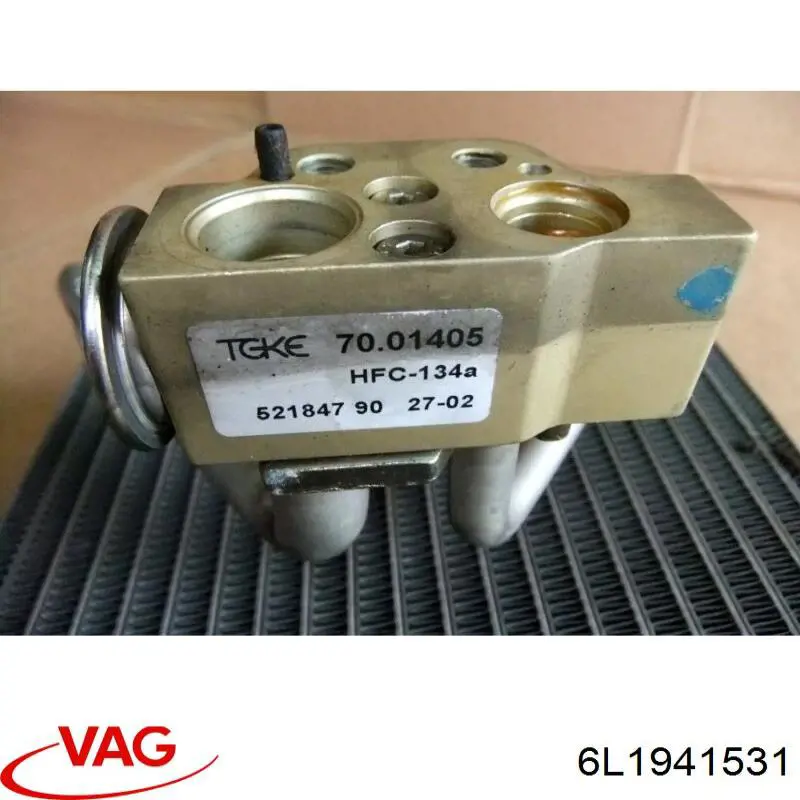 Переключатель света фар на "торпедо" 6L1941531 VAG