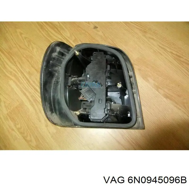 Фонарь задний правый VAG 6N0945096B цена, от 5.65 USD