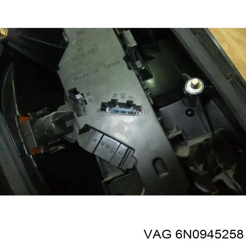 Плата заднего фонаря контактная 6N0945258 VAG