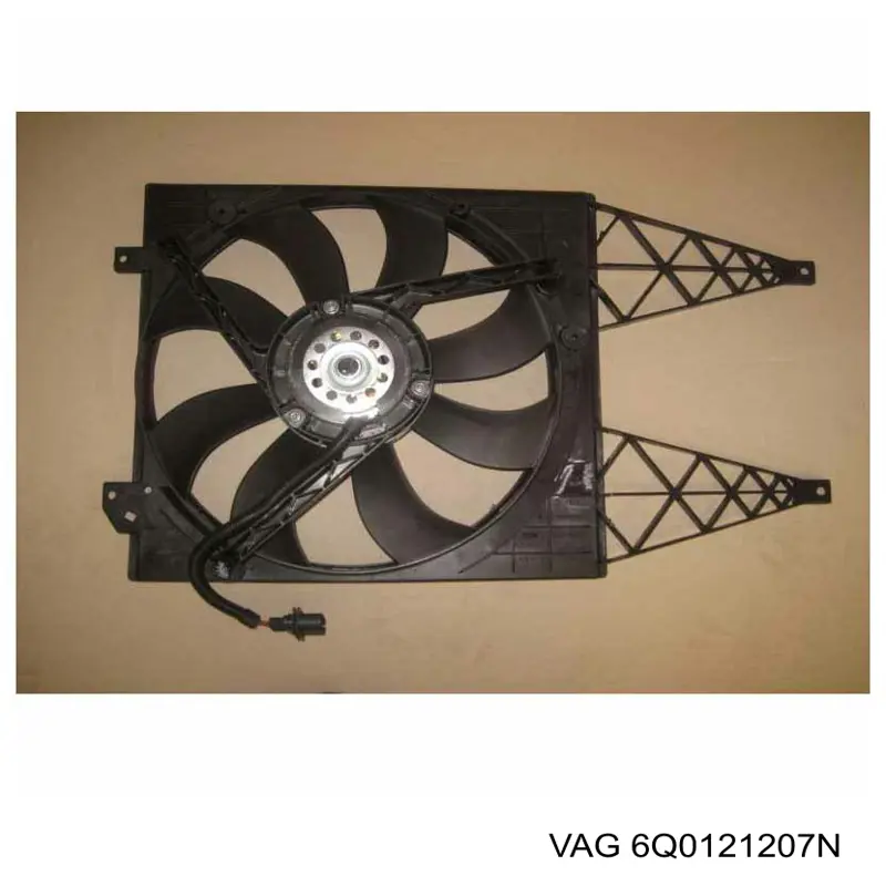 6Q0121207N VAG диффузор радиатора кондиционера
