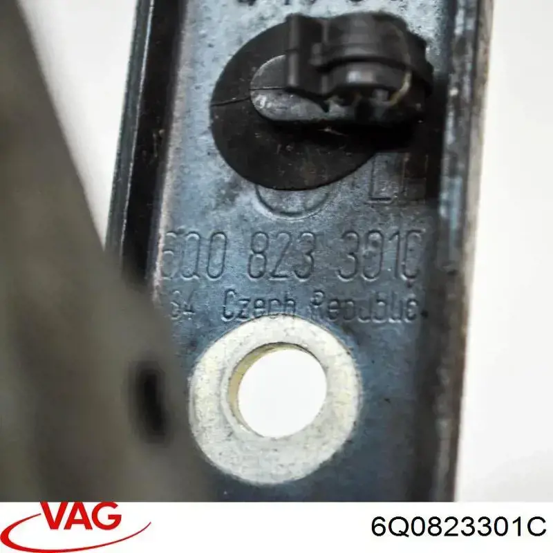 Левая петля капота VAG 6Q0823301C