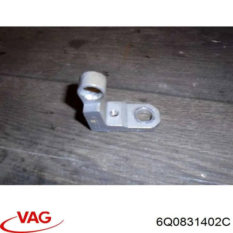 Купить 6Q0831402C VAG Петля передней двери правая