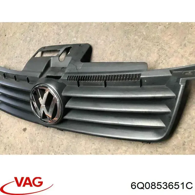 Решетка радиатора 6Q0853651C VAG