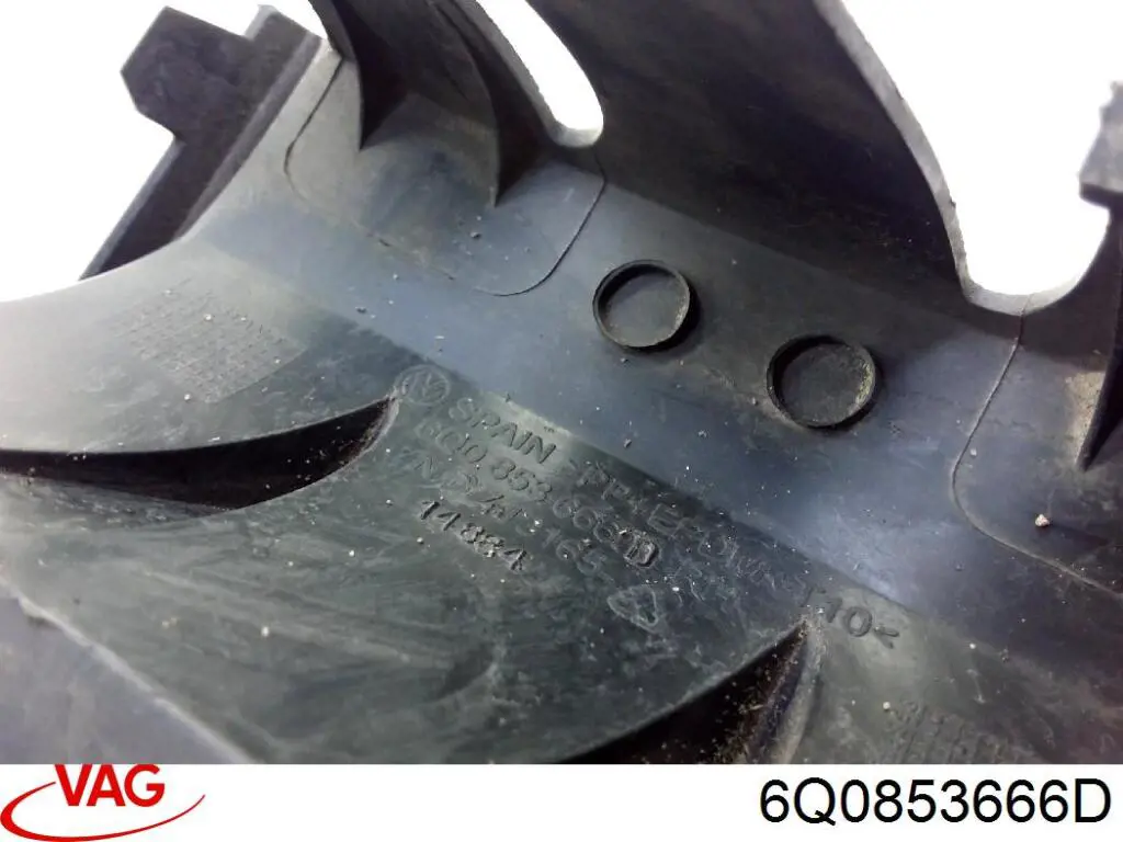 Купить 6Q0853666D VAG Решетка бампера переднего правая