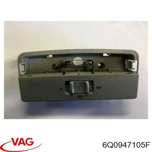 Плафон освещения салона (кабины) задний 6Q0947105F VAG